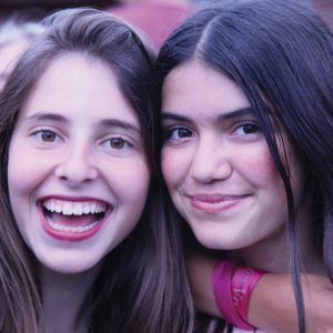 2 smiling girls